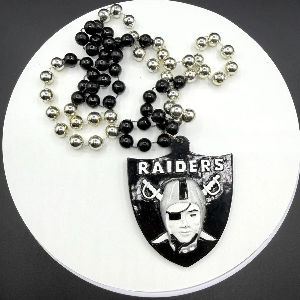 Las Vegas Raider Black Silver Tone Bead Necklace Large Logo Pendant NFL Football